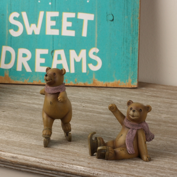 Soška do detskej izby medvedík na korčuliach 9x6x7cm