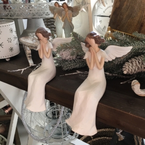 Soška sediaci anjel Modlitba 18cm