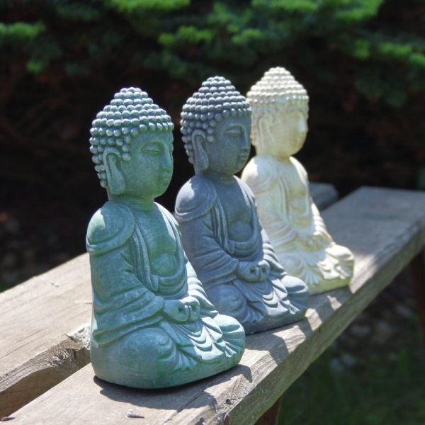 Soška sediaci Buddha betón 12x16x11cm