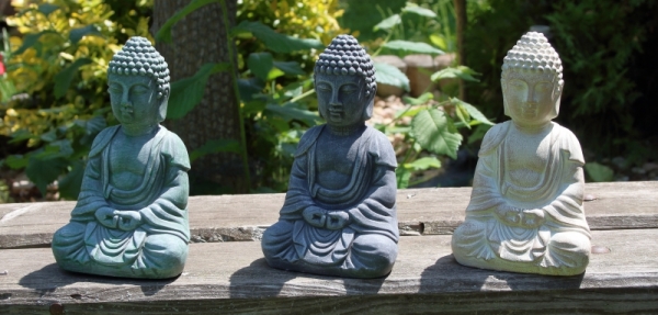 Soška sediaci Buddha betón 12x16x11cm