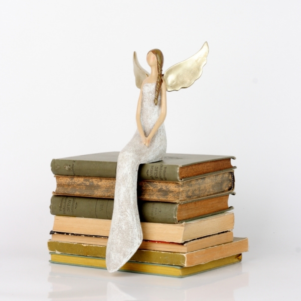 Soška sediaceho anjela so striebornými krídlami 30cm