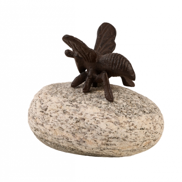 Soška včielka sediaci na kameni 13,7 x 11,6 x 11,7 cm liatina