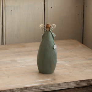 Soška víla v modrých šatách s květinou 15cm