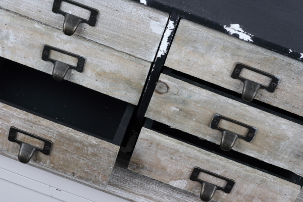 Skrinka s šuplíky v industriálnom štýle 40x30x21cm