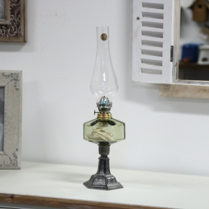 Stará petrolejka bez širmu 42cm