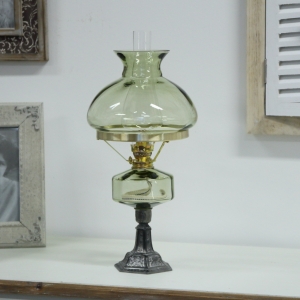 Stará petrolejová lampa 42cm