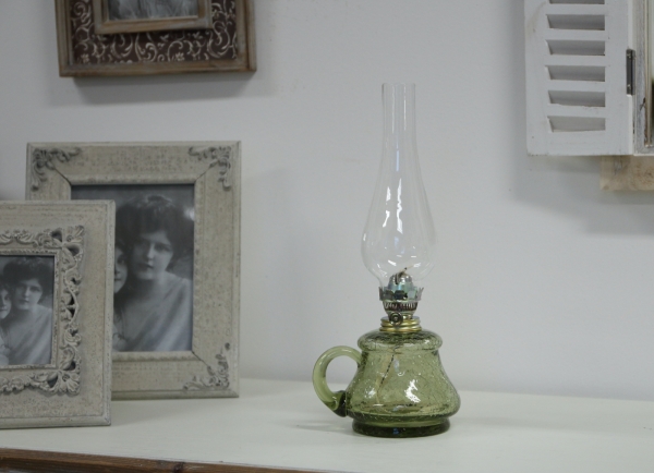 Stará petrolejová lampa s uškom 34cm