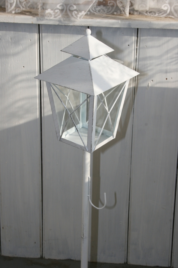 Stojace kovová lucerna biela 105cm