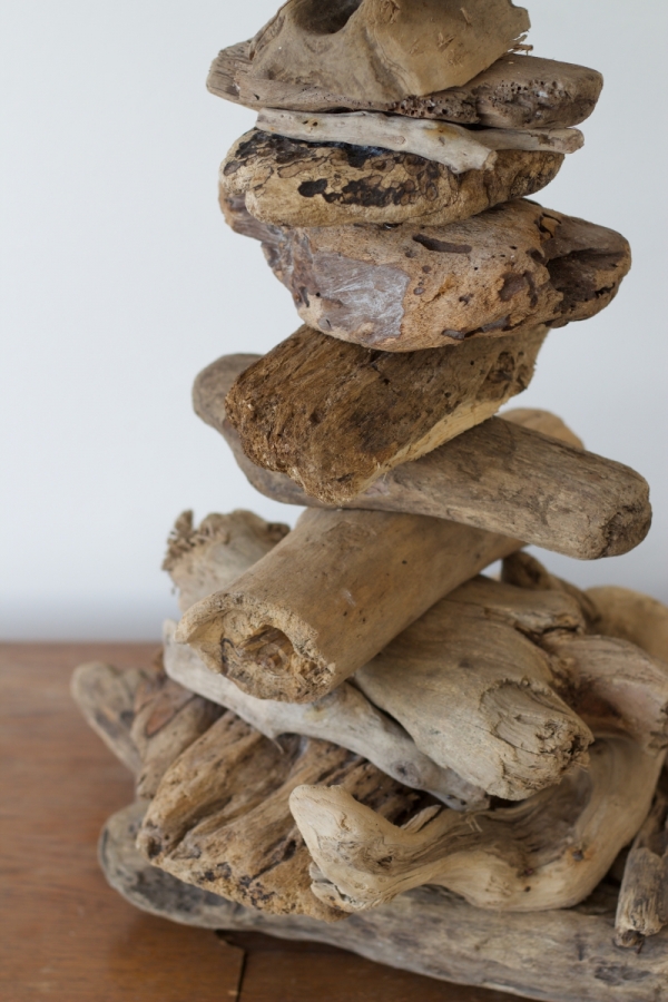 Stojaca lampa z náplavového dreva 60cm