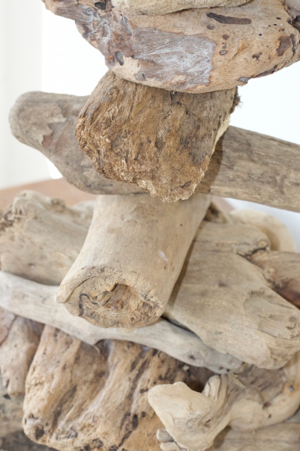 Stojaca lampa z náplavového dreva 60cm