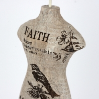 Stojan na šperky krajčírska panna Faith 41cm