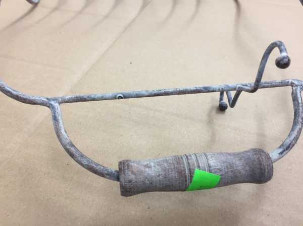 Stojan na tanieriky a hrnčeky - vyradené