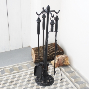 Stojan s krbovým náradím 78,5cm