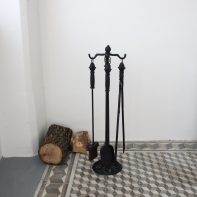 Stojan s krbovým náradím 78,5cm