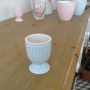 Stojanček na vajíčka Alice pale blue 6,5cm 