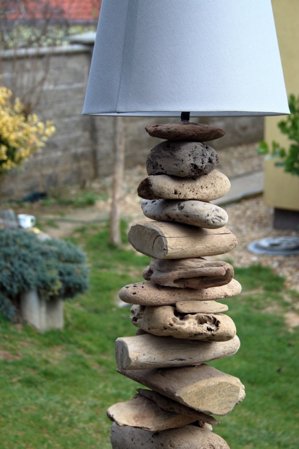 Stolná lampa s cylindrom z náplavového dreva 100cm