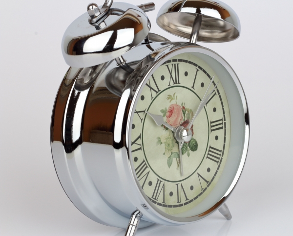 Strieborný stolný hodiny / budík s ruží 12x15cm