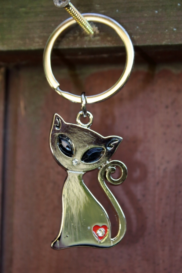 Strieborný prívesok mačka na kľúče