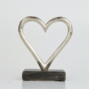 Svadobné dekorácie väčšie srdce 9,4 x 5,1 x 11 cm kov a drevo