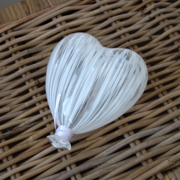 Svadobné dekorácie závesný balónik srdce 13x12cm