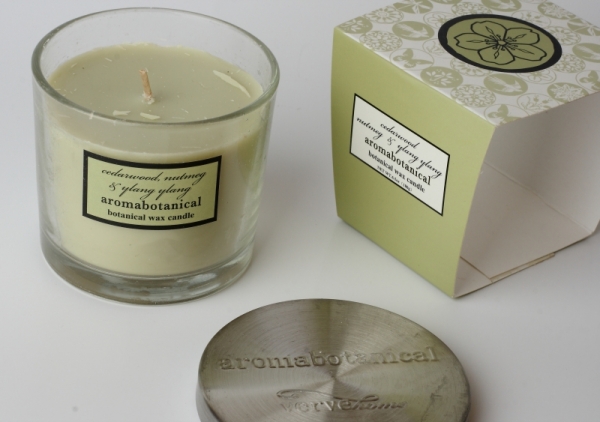 Sviečka Aromabotanical cédrové drevo 180g 