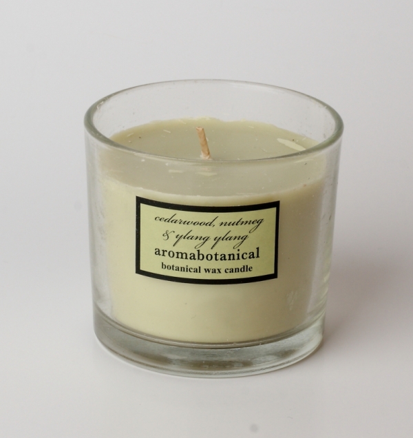 Sviečka Aromabotanical cédrové drevo 180g 