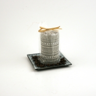 Sviečka šedo-biela s bodkami 10cm