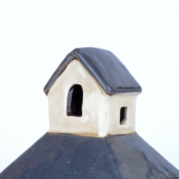 Svietiaci domček kaplnka na návsi 11 x 16,5 x 8 cm