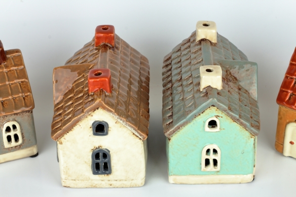 Svietiaci domček krémový 13,5 x 11 x 9 cm