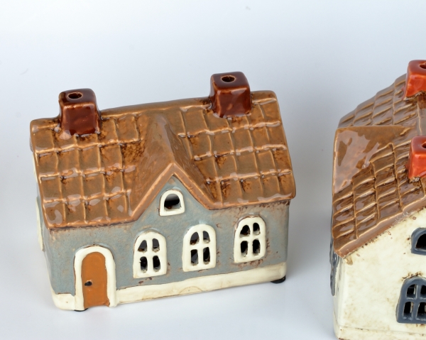 Svietiaci domček krémový 13,5 x 11 x 9 cm