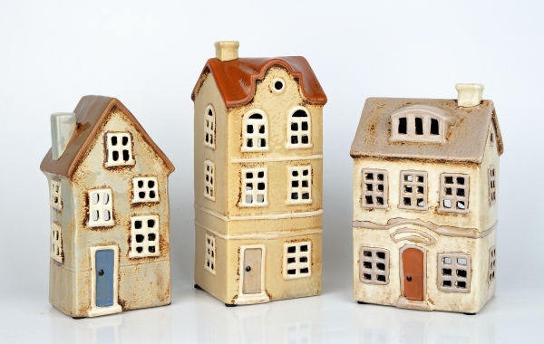 Svietiaci vianočný domček 10 x 18,5 x 7,5cm