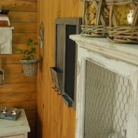 Tabuľa na kriedy + schránka na listy + háčiky na kľúče 40x40x5,5cm