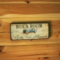 Tabulka Boys Room