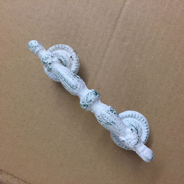 úchytka na nábytok bielá 13x7x3,5cm