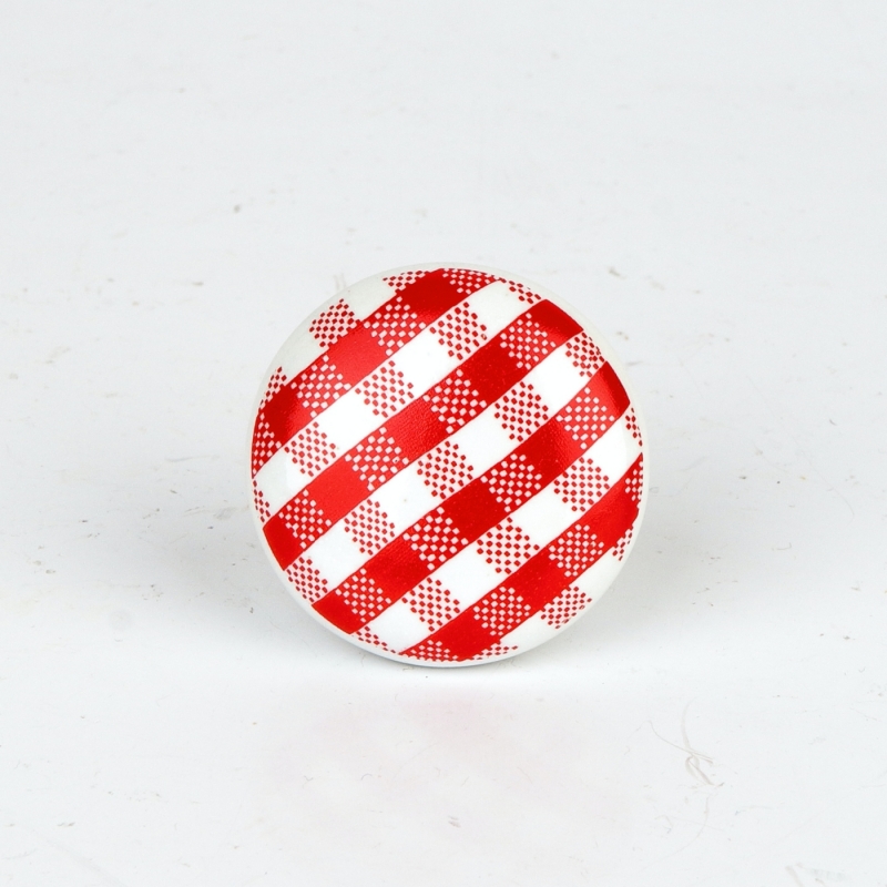 Úchytka na skriňu retro