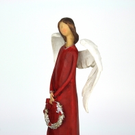 Vianočná dekorácie - anjel držiaci veniec 30,5cm