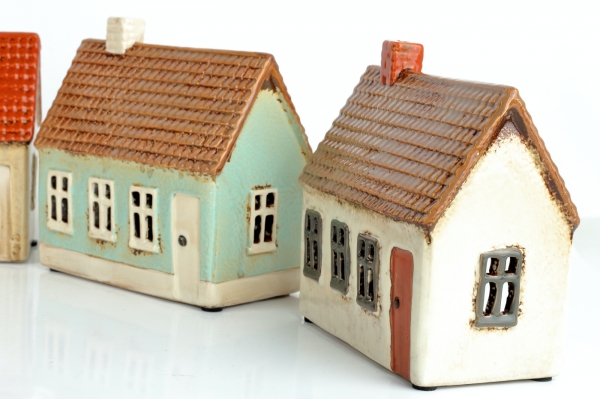 Vianočná dekorácia svietiaci domček 14x7x13cm