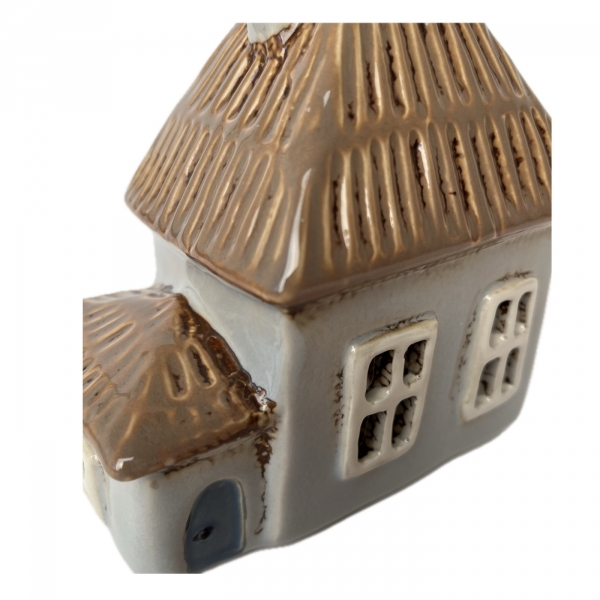 Vianočný domček 12x13x7,5cm Typ C