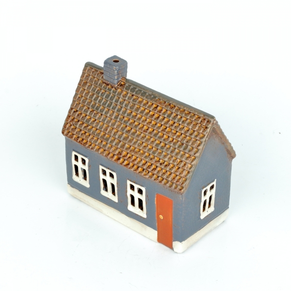 Vianočný domček NOVAline 14x7x13cm