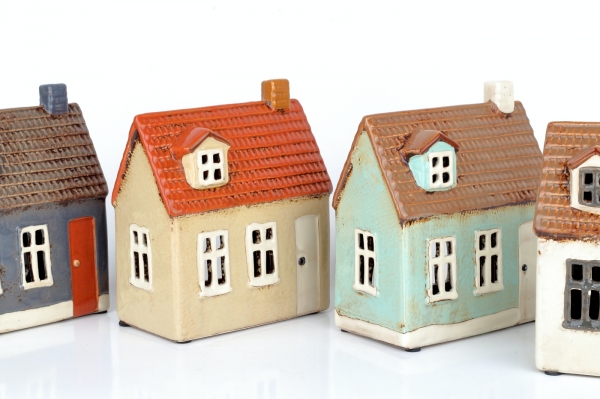 Vianočný domček NOVAline 17x7x13cm