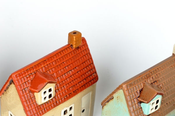 Vianočný domček NOVAline 17x7x13cm