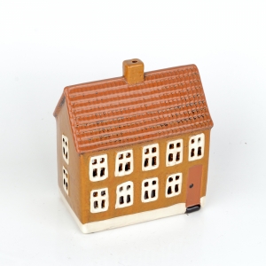 Vianočný domček NOVAline 17x8x14cm