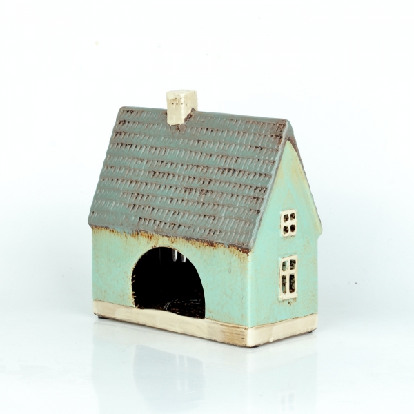 Vianočný domček NOVAline 18x8x16cm