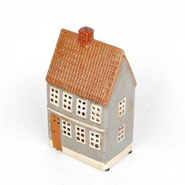 Vianočný domček NOVAline 22x12x8cm