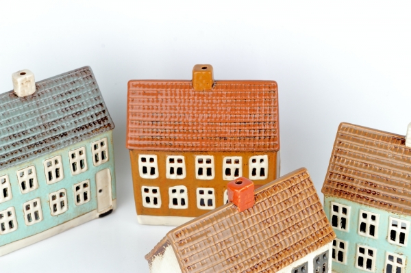 Vianočný domček škola 17x8x14cm