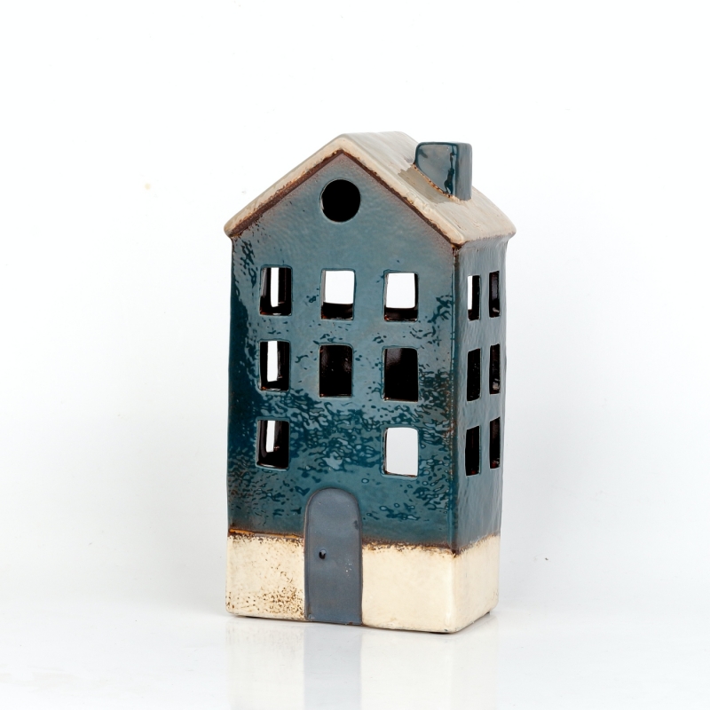 Vianočný domček vysoký 24x7x12cm