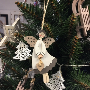 Vianočná ozdoba na stromček závesný anjel biely 6,5x11,5x1cm