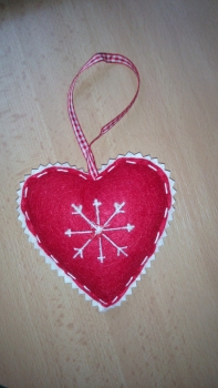 Vianočná ozdoba - srdce filc červené 1ks - POŠKODENÉ