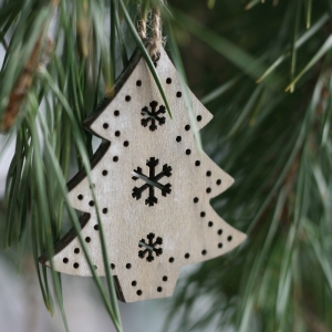 Vianočné ozdoby drevený stromček 5x7cm (sada 6ks)