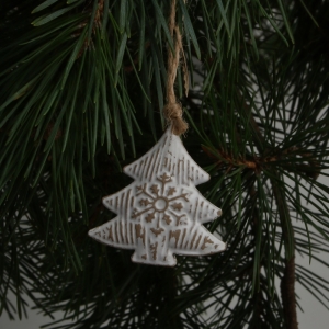 Vianočné ozdoby kovové závesné stromčeky 4,5cm (6ks)